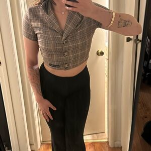 Cute cropped plaid button up 🍂